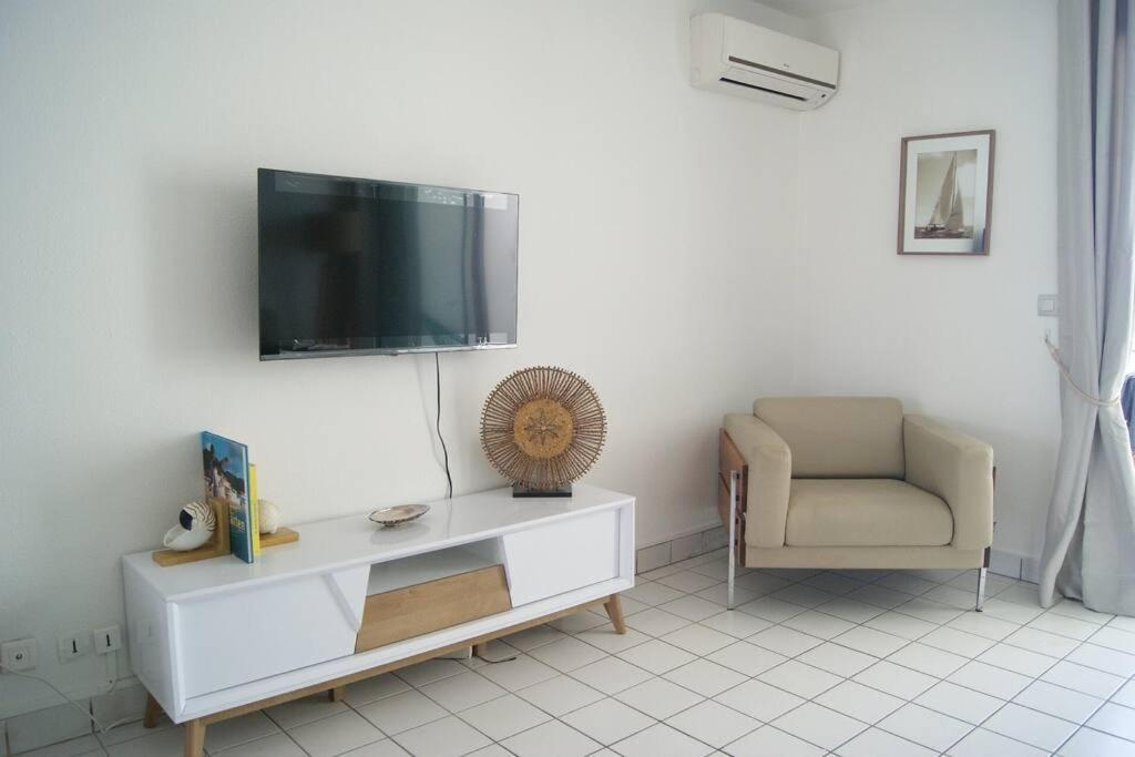 Superbe Studio Dolce Vita Vue Mer Plage Piscine Marigot  Luaran gambar