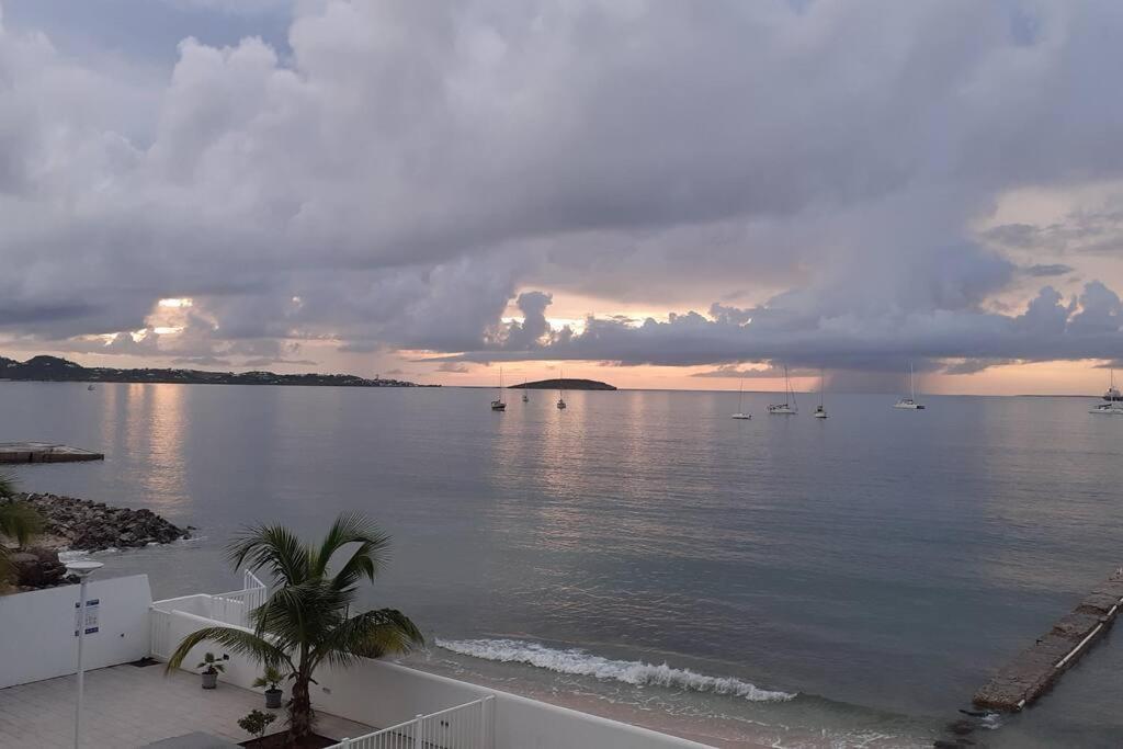 Superbe Studio Dolce Vita Vue Mer Plage Piscine Marigot  Luaran gambar